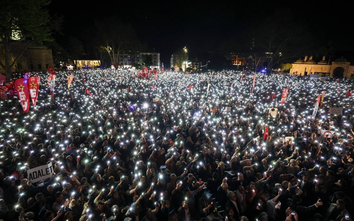 Tam da şimdi daha fazla demokrasi zamanı