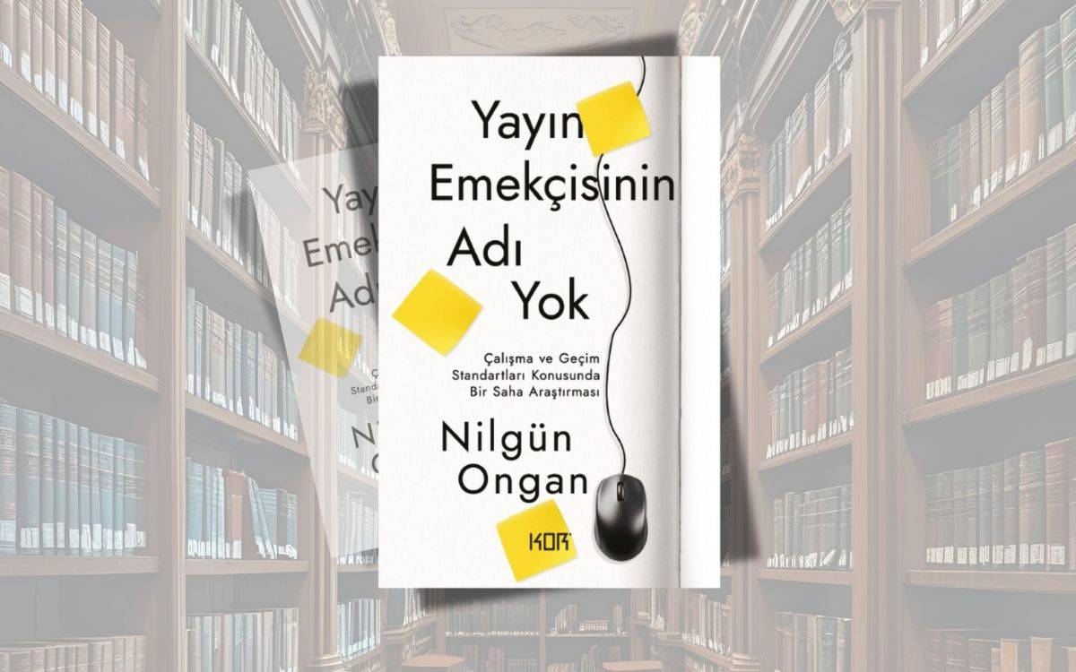 otoğrafta bir kitap kapağı görünüyor.  Kitabın adı: “Yayın Emekçisinin Adı Yok”  Alt başlık: “Çalışma ve Geçim Standartları Konusunda Bir Saha Araştırması”  Yazarı: Nilgün Ongan  Yayınevi logosu: KOR  Kapak tasarımı beyaz zemin üzerine minimalist bir biçimde hazırlanmış.  Üstte ve altta sarı post-it notlarını andıran kare şekiller var.  Sağdan aşağıya doğru siyah bir bilgisayar faresi kablosu kıvrılarak uzanıyor, en altta da siyah bir mouse yer alıyor.  Arka planda kitap kapağı iki kez daha saydam şekilde çoğaltılarak tasarıma derinlik katılmış.
