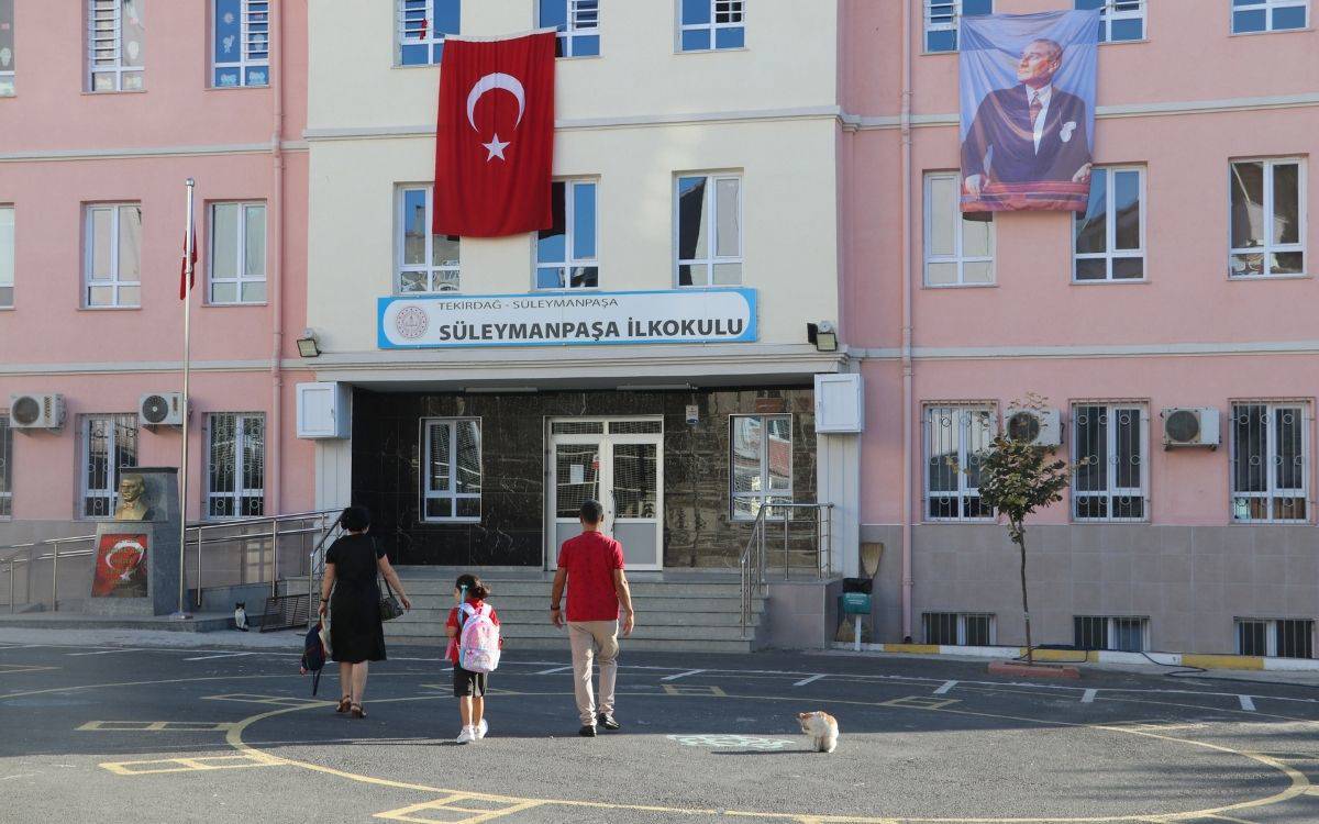 Okullarda yoksulluk, beslenme eksikliği ve şiddet