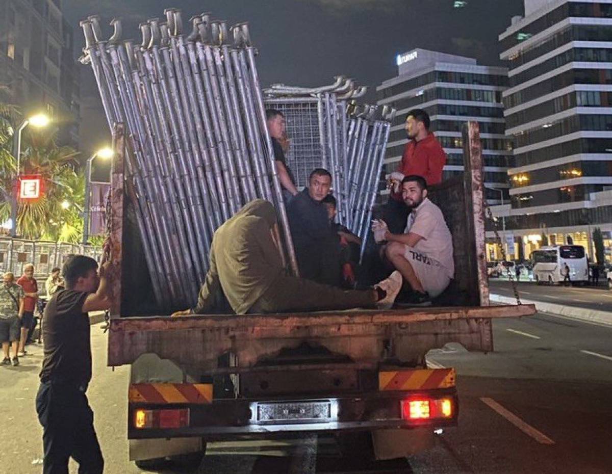 Kim bu hayata barikat kuranlar?