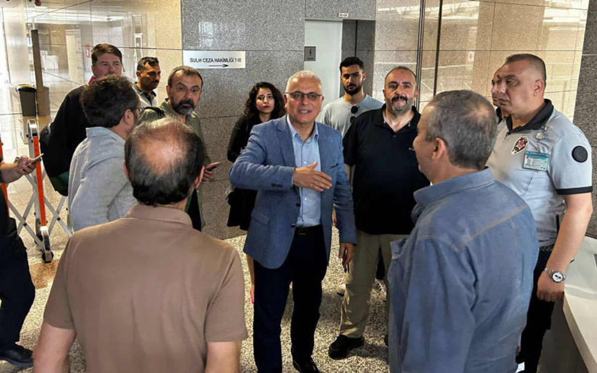 TELE 1 kayyım kararları ve Pazar günü adliye