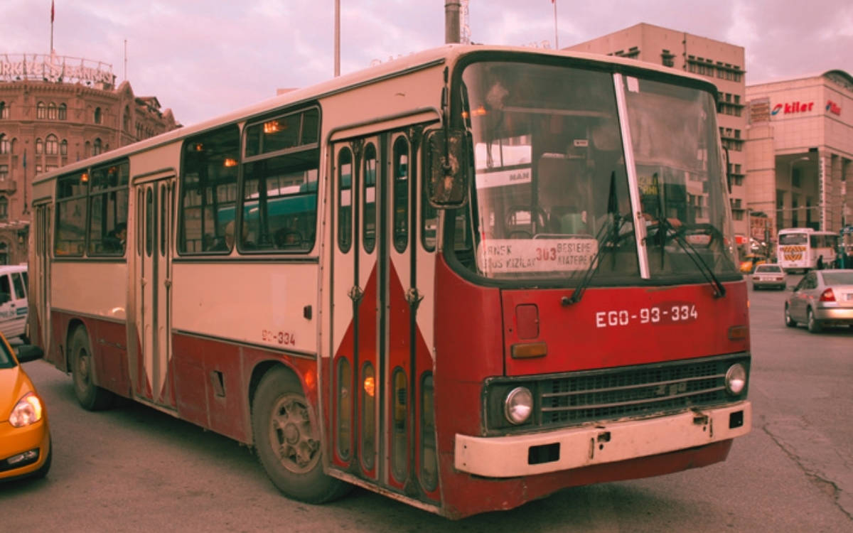 Belediye otobüsü ile halk otobüsü