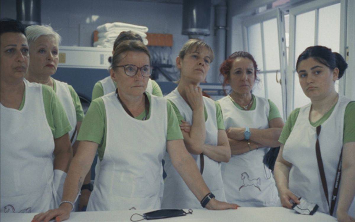 Otel personeli dile gelse!