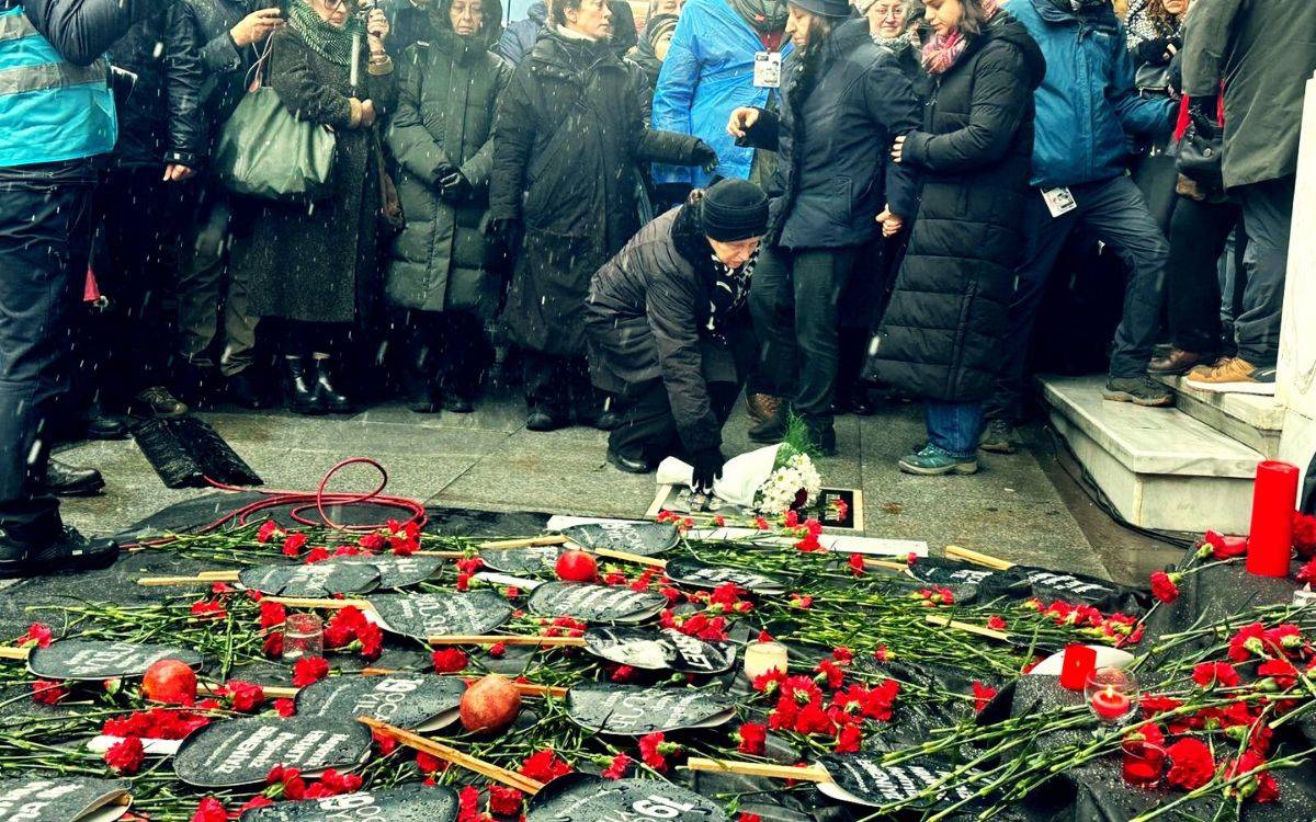 Faili sor meçhulü gör, kardeşim rahat mı için o son uykunda*