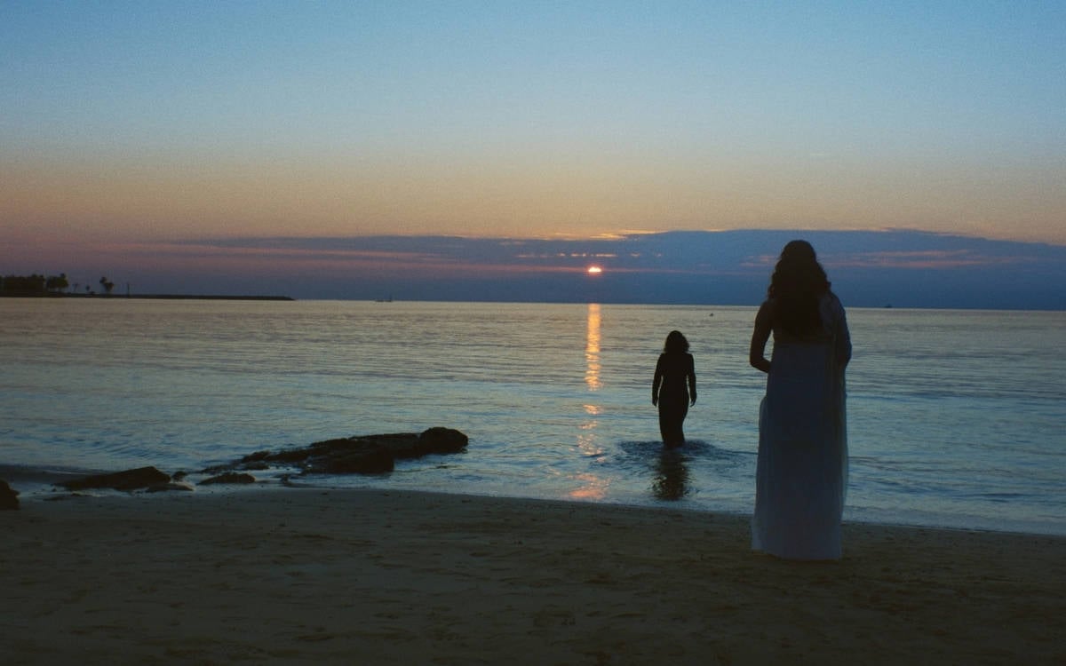 Gündüz Apollon, gece kadınların hafızası