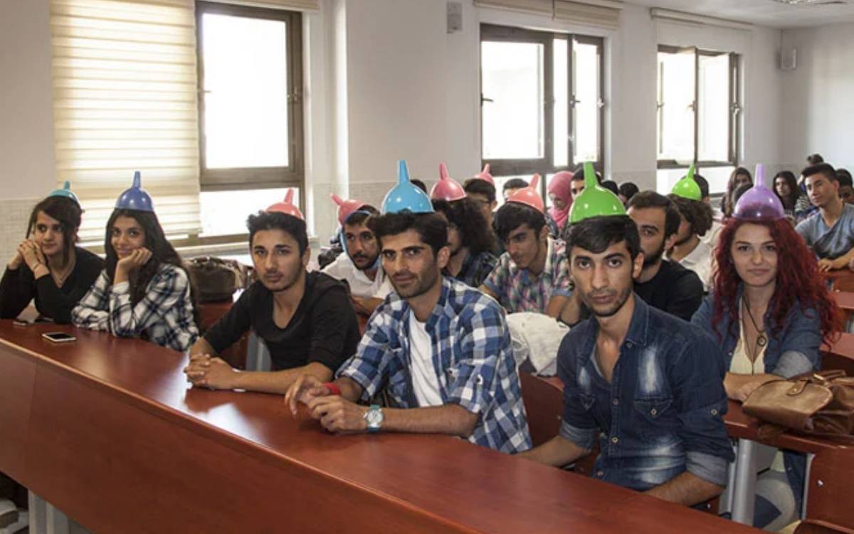 20’li yaşlarımın yasını tutuyorum…