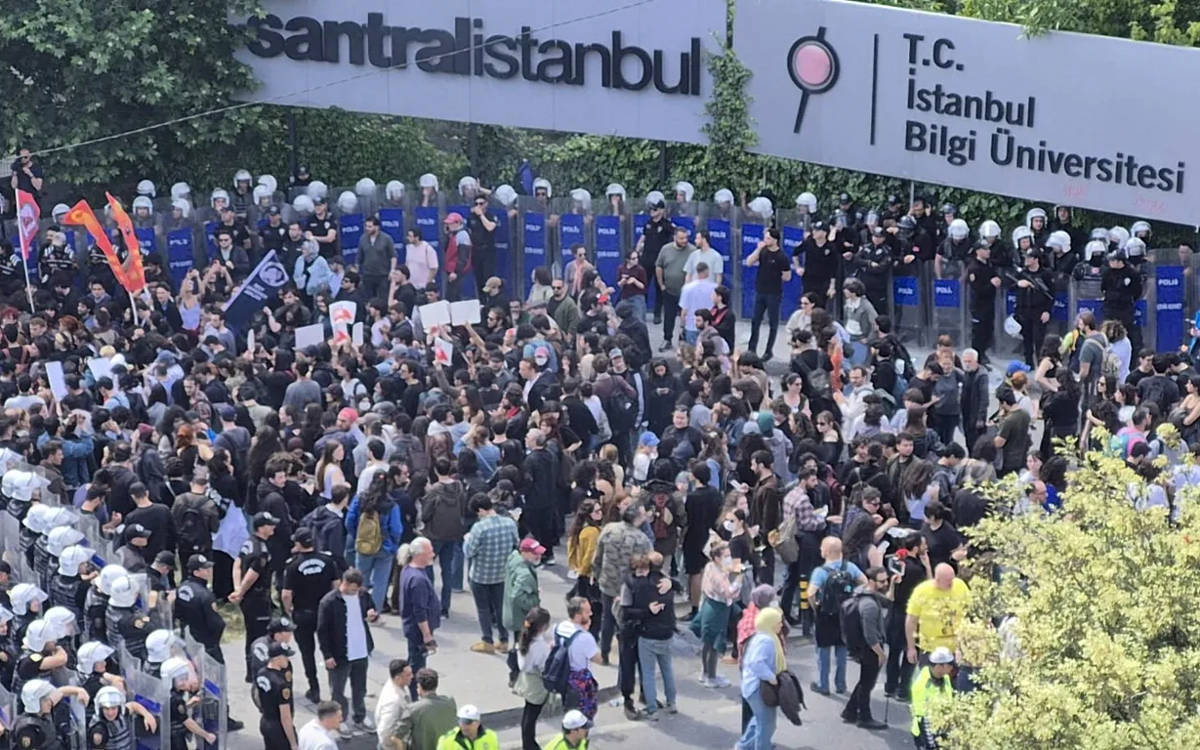 Eleştiriye Övgü XI - Gemi su alırken: Senfoniden soloya, haktan lütufa